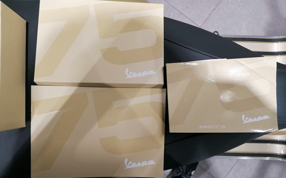 Gebrauchtmotorrad Vespa GTS 125 Supertech iGET 75th Anniversary - Bild 9