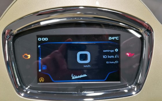 Gebrauchtmotorrad Vespa GTS 125 Supertech iGET 75th Anniversary - Bild 5