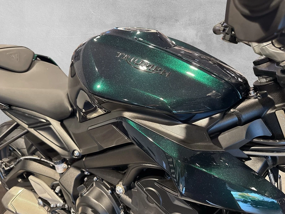 Angebot Triumph Street Triple 765 R Bild 6: Angebot Triumph Street Triple 765 R