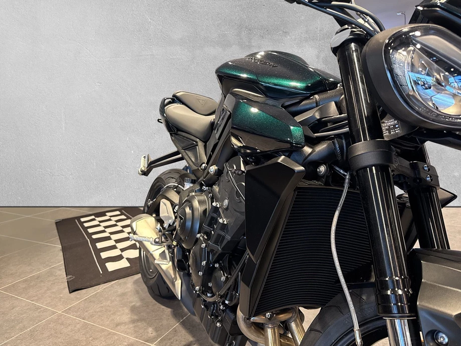 Angebot Triumph Street Triple 765 R Bild 7: Angebot Triumph Street Triple 765 R