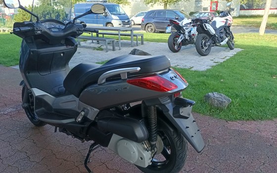 Gebrauchtmotorrad Yamaha X-Max 250 - Bild 3