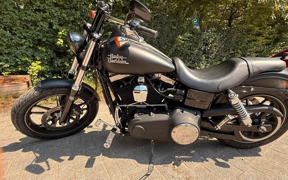 Gebrauchtmotorrad Harley-Davidson Dyna Street Bob Special - Bild 1