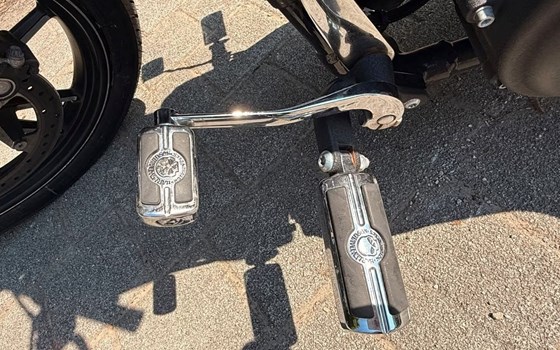 Gebrauchtmotorrad Harley-Davidson Dyna Street Bob Special - Bild 6