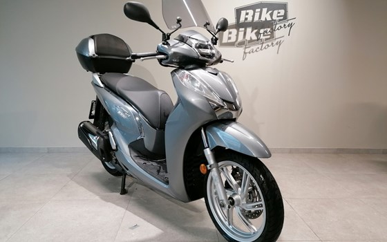 Gebrauchtmotorrad Honda SH300i - Bild 1