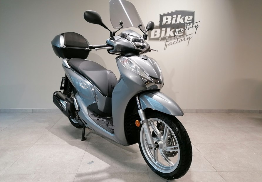 Honda SH300i (silber)