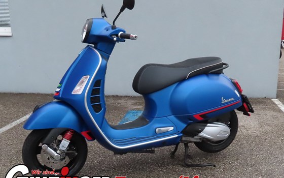 Gebrauchtmotorrad Vespa GTS 300 - Bild 2 Gebrauchtmotorrad Vespa GTS 300 - Bild 2