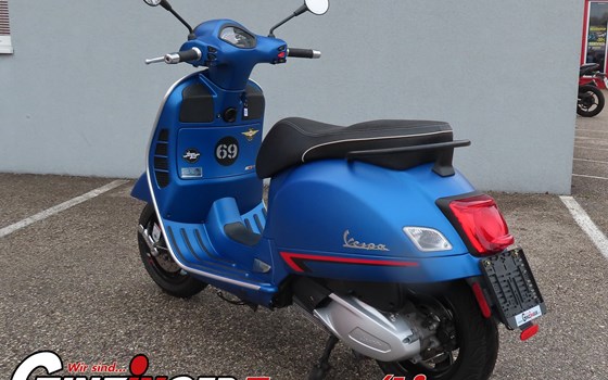 Gebrauchtmotorrad Vespa GTS 300 - Bild 3 Gebrauchtmotorrad Vespa GTS 300 - Bild 3