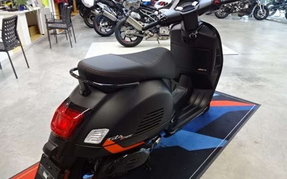 Neufahrzeug Vespa GTS Super Sport - Bild 2