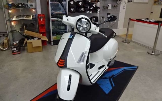 Neufahrzeug Vespa GTS 125 i.e. Super Sport - Bild 4
