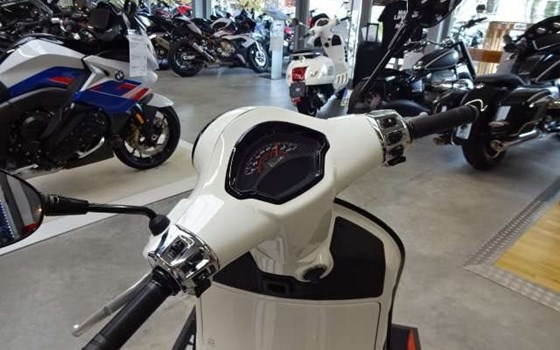 Neufahrzeug Vespa GTS 125 i.e. Super Sport - Bild 5