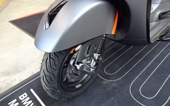 Neufahrzeug Vespa GTS 125 i.e. Super Sport - Bild 11