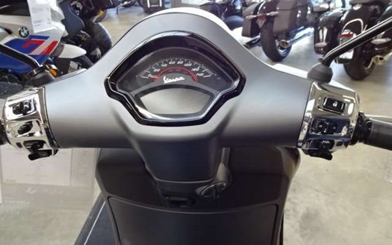 Neufahrzeug Vespa GTS 125 i.e. Super Sport - Bild 9