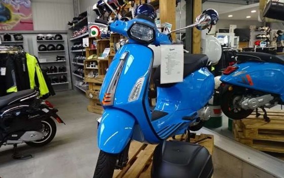 Neufahrzeug Vespa Sprint - Bild 1