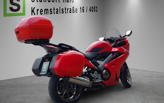 Gebrauchtmotorrad Honda VFR 800 F - Bild 4 Gebrauchtmotorrad Honda VFR 800 F - Bild 4