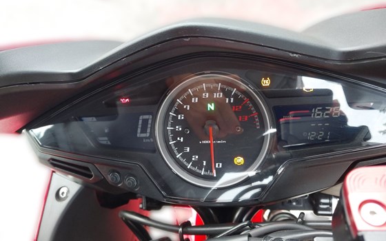 Gebrauchtmotorrad Honda VFR 800 F - Bild 7 Gebrauchtmotorrad Honda VFR 800 F - Bild 7