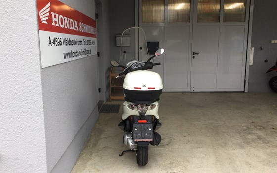 Gebrauchtmotorrad Piaggio Fly 125 - Bild 5 Gebrauchtmotorrad Piaggio Fly 125 - Bild 5