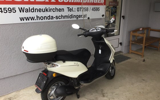 Gebrauchtmotorrad Piaggio Fly 125 - Bild 6 Gebrauchtmotorrad Piaggio Fly 125 - Bild 6