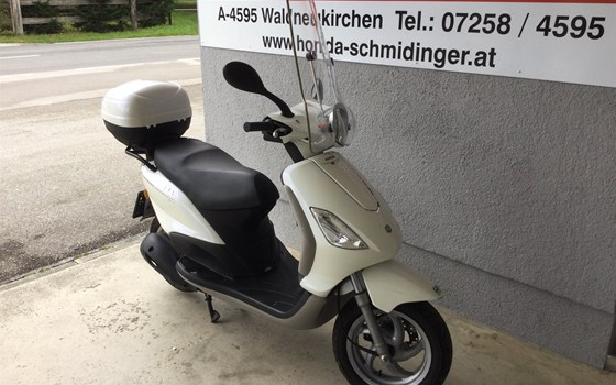 Gebrauchtmotorrad Piaggio Fly 125 - Bild 7 Gebrauchtmotorrad Piaggio Fly 125 - Bild 7