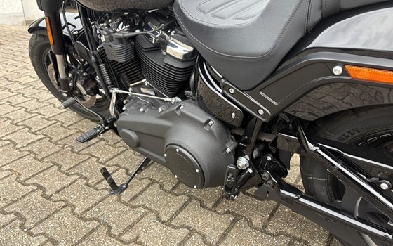 Gebrauchtmotorrad Harley-Davidson Softail Fat Bob 114 FXFBS - Bild 1 Gebrauchtmotorrad Harley-Davidson Softail Fat Bob 114 FXFBS - Bild 1