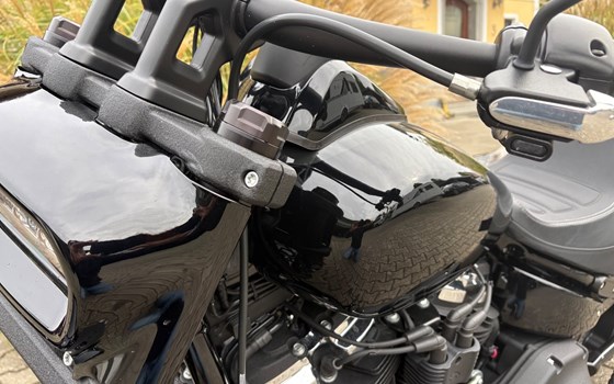 Gebrauchtmotorrad Harley-Davidson Softail Fat Bob 114 FXFBS - Bild 6 Gebrauchtmotorrad Harley-Davidson Softail Fat Bob 114 FXFBS - Bild 6