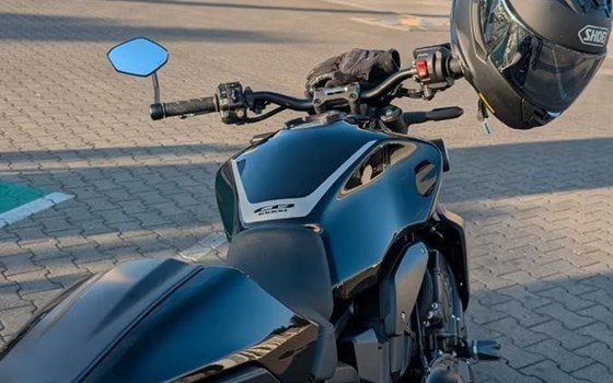 Gebrauchtmotorrad Honda CB 1000 R - Bild 3