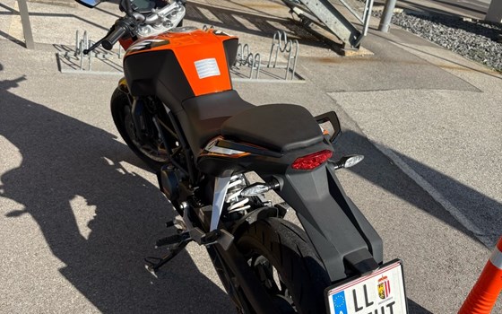 Gebrauchtmotorrad KTM 125 Duke - Bild 3 Gebrauchtmotorrad KTM 125 Duke - Bild 3
