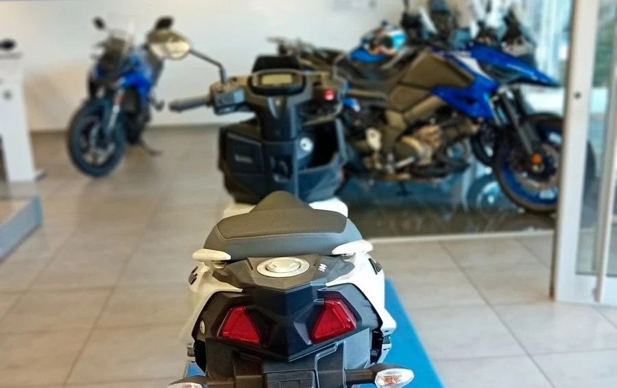 Angebot Suzuki Avenis 125 Bild 4: Angebot Suzuki Avenis 125