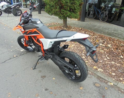 zum Vergrössern bitte anklicken!