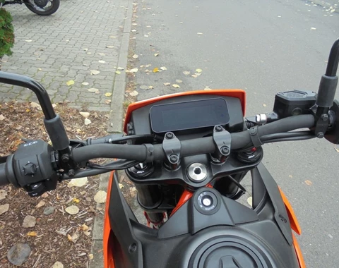 zum Vergrössern bitte anklicken!