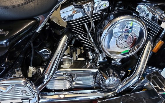 Gebrauchtmotorrad Harley-Davidson Road King Classic FLHRC - Bild 1