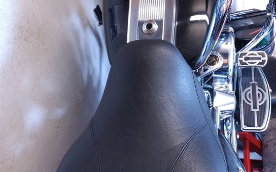 Gebrauchtmotorrad Harley-Davidson Road King Classic FLHRC - Bild 3