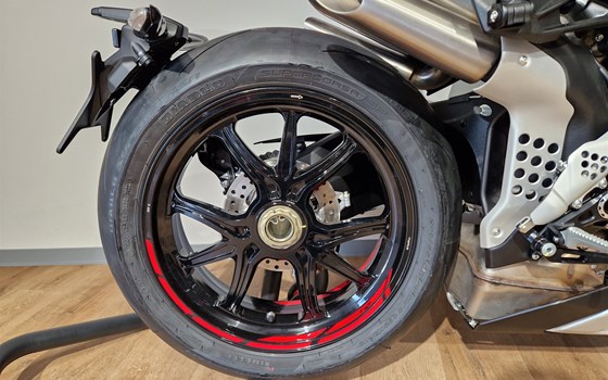 Gebrauchtmotorrad MV Agusta Brutale 1000 RR - Bild 2