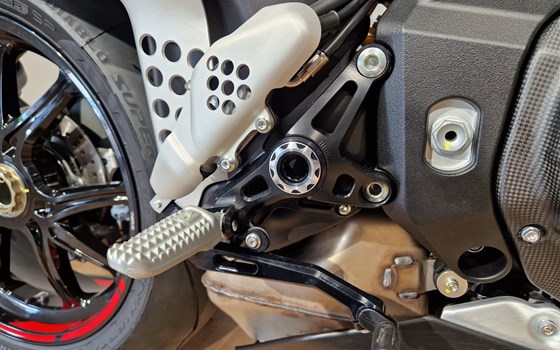 Gebrauchtmotorrad MV Agusta Brutale 1000 RR - Bild 3