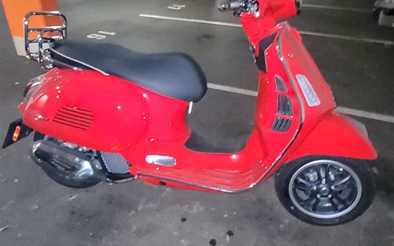 Gebrauchtmotorrad Vespa GTS 125 - Bild 1 Gebrauchtmotorrad Vespa GTS 125 - Bild 1