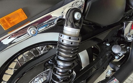 Motorrad Occasion Harley-Davidson Sportster XL 1200C Custom - Bild 2