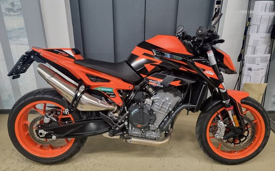 Gebrauchtmotorrad KTM 890 Duke GP - Bild 1 Gebrauchtmotorrad KTM 890 Duke GP - Bild 1