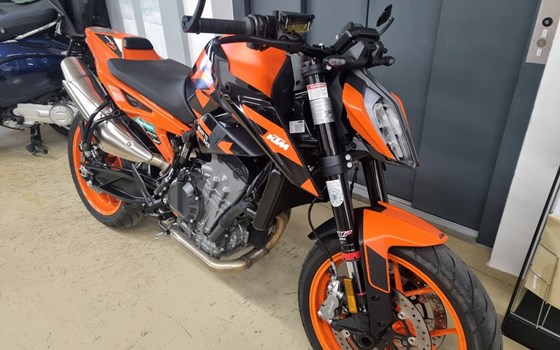 Gebrauchtmotorrad KTM 890 Duke GP - Bild 2 Gebrauchtmotorrad KTM 890 Duke GP - Bild 2