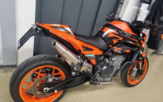 Gebrauchtmotorrad KTM 890 Duke GP - Bild 3 Gebrauchtmotorrad KTM 890 Duke GP - Bild 3