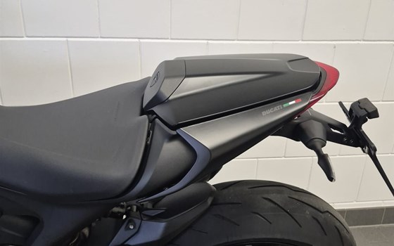 Gebrauchtmotorrad Ducati Monster + - Bild 16