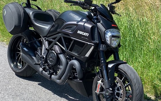 Gebrauchtmotorrad Ducati Diavel Carbon - Bild 13 Gebrauchtmotorrad Ducati Diavel Carbon - Bild 13