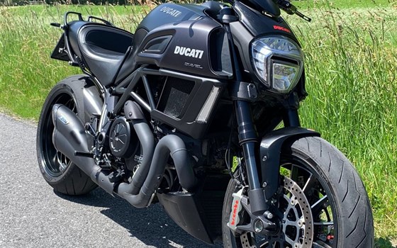 Gebrauchtmotorrad Ducati Diavel Carbon - Bild 15 Gebrauchtmotorrad Ducati Diavel Carbon - Bild 15