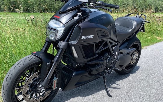 Gebrauchtmotorrad Ducati Diavel Carbon - Bild 4