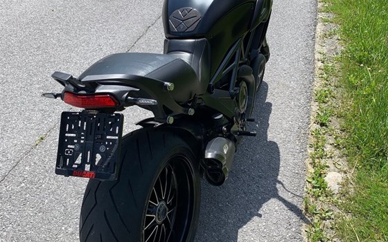 Gebrauchtmotorrad Ducati Diavel Carbon - Bild 5