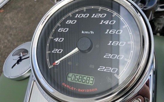 Gebrauchtmotorrad Harley-Davidson Road King Classic FLHRC - Bild 10 Gebrauchtmotorrad Harley-Davidson Road King Classic FLHRC - Bild 10