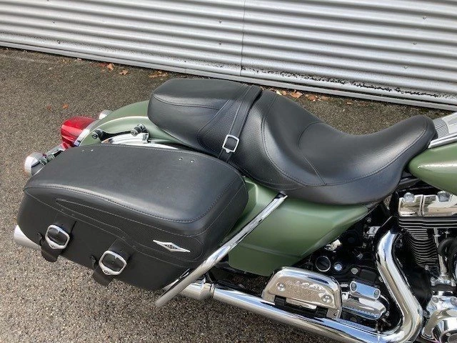 Harley-Davidson Road King Classic FLHRC (Sonderlackierung by Air Philippe) - Bild 4