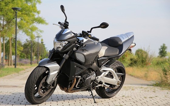 Gebrauchtmotorrad Suzuki GSX 1300 R - Bild 5 Gebrauchtmotorrad Suzuki GSX 1300 R - Bild 5