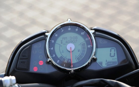 Gebrauchtmotorrad Suzuki GSX 1300 R - Bild 8 Gebrauchtmotorrad Suzuki GSX 1300 R - Bild 8