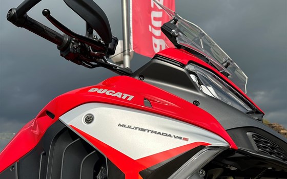 Gebrauchtmotorrad Ducati Multistrada V4 S - Bild 2 Gebrauchtmotorrad Ducati Multistrada V4 S - Bild 2
