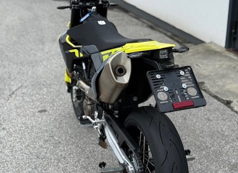 Gebrauchtmotorrad Husqvarna 701 Supermoto - Bild 2 Gebrauchtmotorrad Husqvarna 701 Supermoto - Bild 2