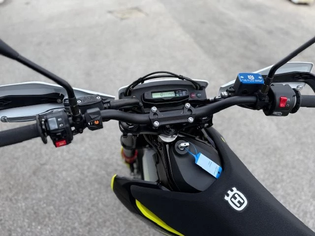 Angebot Husqvarna 701 Supermoto Bild 5: Angebot Husqvarna 701 Supermoto